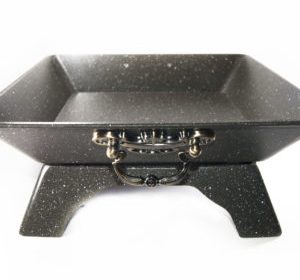 Plat carre 2 anses 30 30cm avec support en métal granite